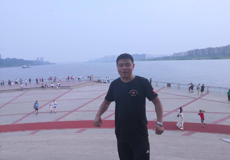 曾经心疼的我的第一张照片--太原相亲服务中心