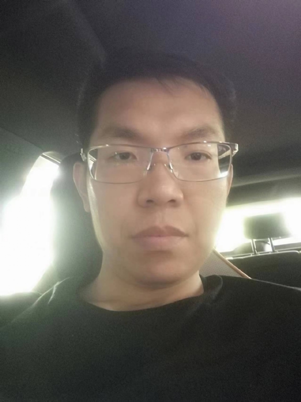 小黑包的第二张照片--太原相亲服务中心