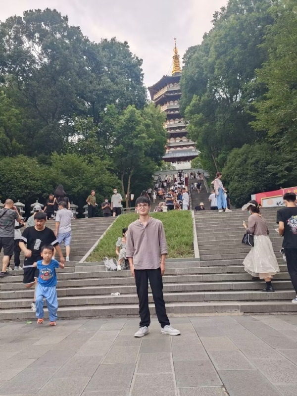 阳光男孩的第二张照片--太原相亲服务中心
