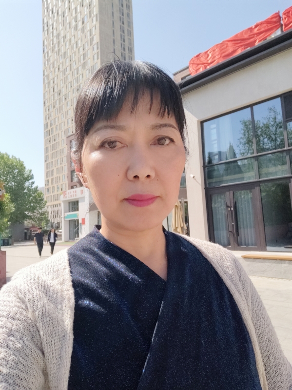 天山雪莲的第一张照片--太原相亲服务中心