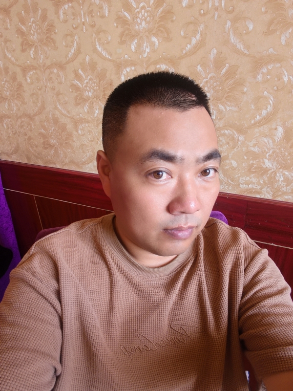擦亮眼睛向前看的第二张照片--太原相亲服务中心