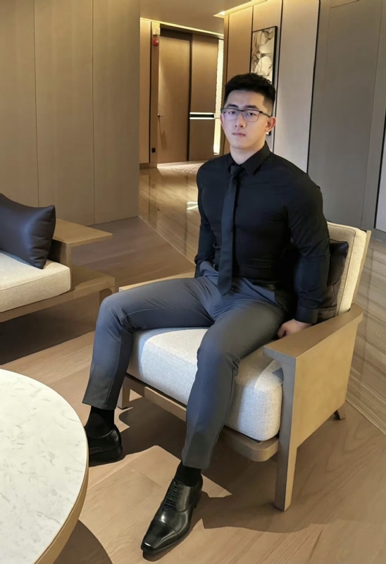 李寒外改英文可家的第一张照片--太原相亲服务中心