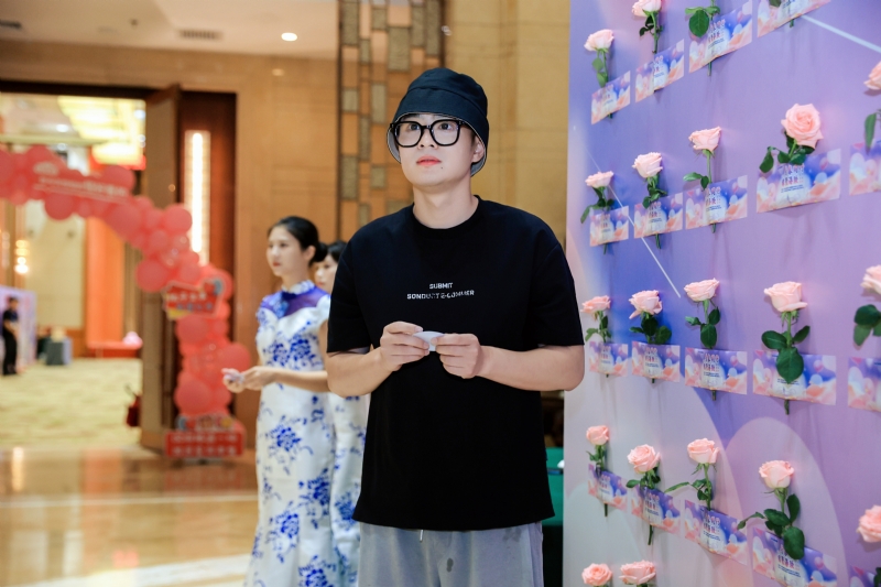 被驯服的象的第一张照片--太原相亲服务中心
