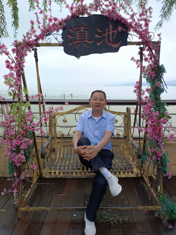 奋斗的第一张照片--太原相亲服务中心