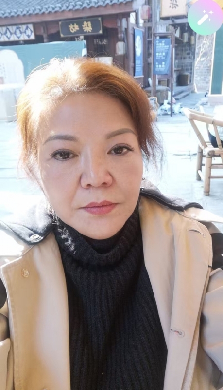 宛霞的第二张照片--太原相亲服务中心