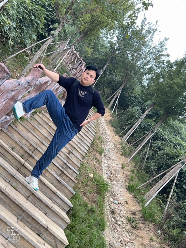 择一人白头偕老的第二张照片--太原相亲服务中心