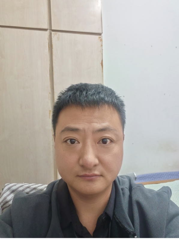 追爱大叔的第一张照片--太原相亲服务中心