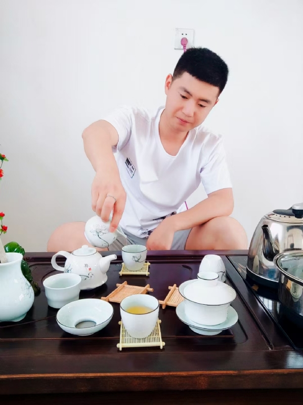 日月的第三张照片--太原相亲服务中心