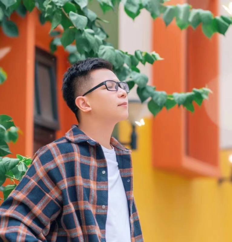 版本之子的第一张照片--太原相亲服务中心