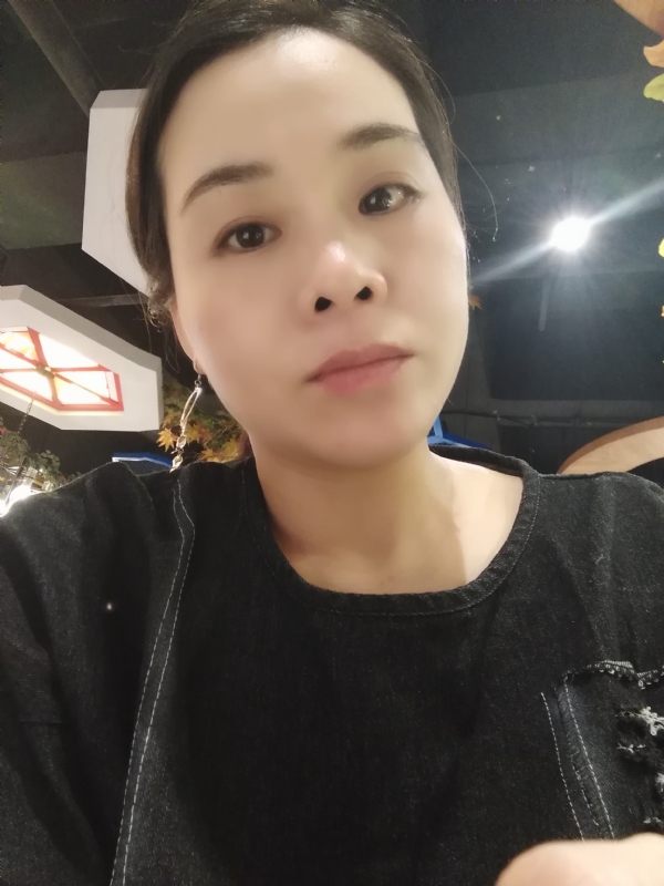 喜欢黑巧的第一张照片--太原相亲服务中心